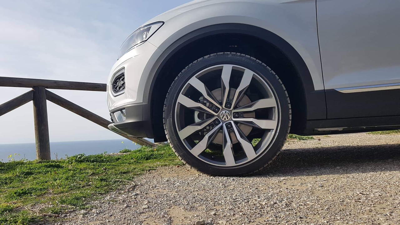 3C11D533-FC14-4C32-8405-67FDA4ECE7CE