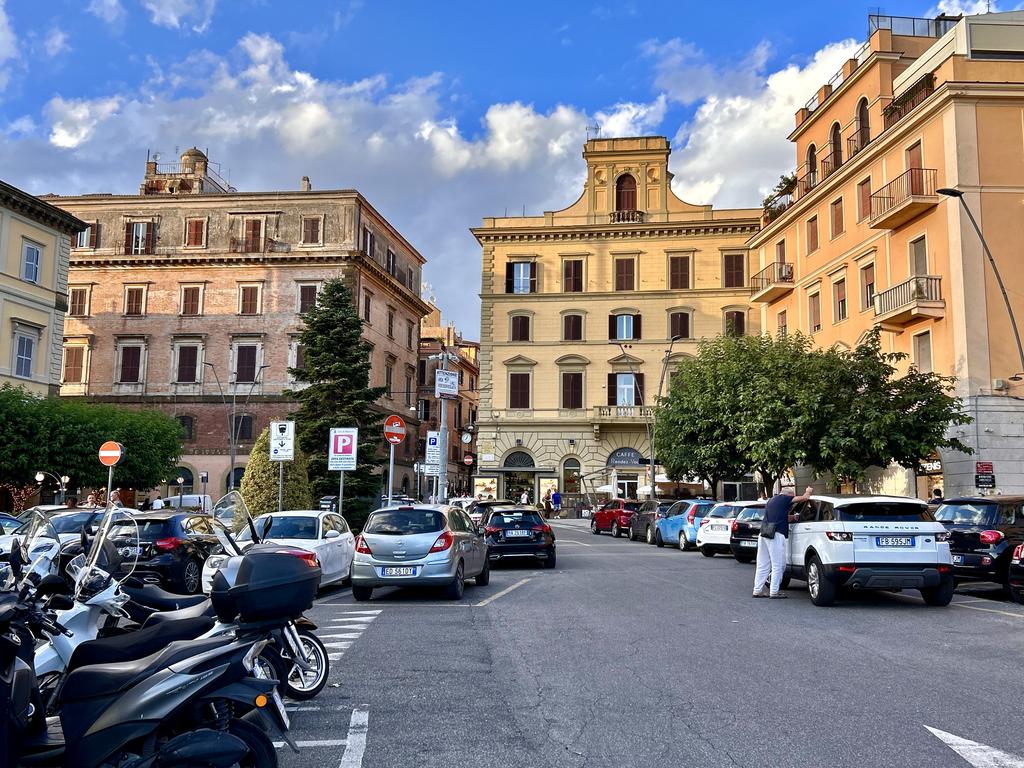 Жаркий сентябрь на побережье Тирренского моря.