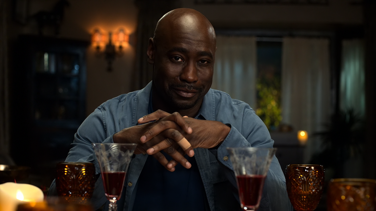 Lucifer.S06E01.Nothing.Ever.Changes.Around.Here.1080p.10bit.NF.WEBRip.DDP5.1.HEVC-Vyndros.mkv_snapsh