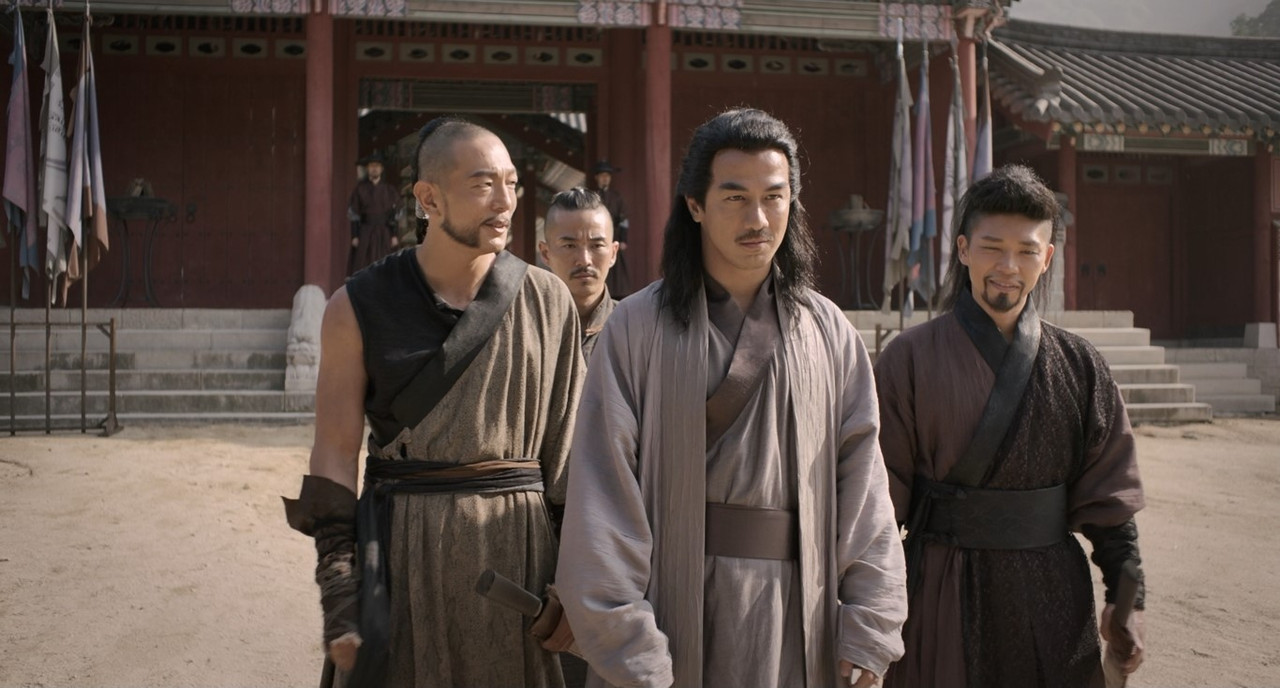 The Swordsman (2020) + Extras (1080p BluRay x265 HEVC 10bit EAC3 5.1 Korean + English SAMPA) [QxR]