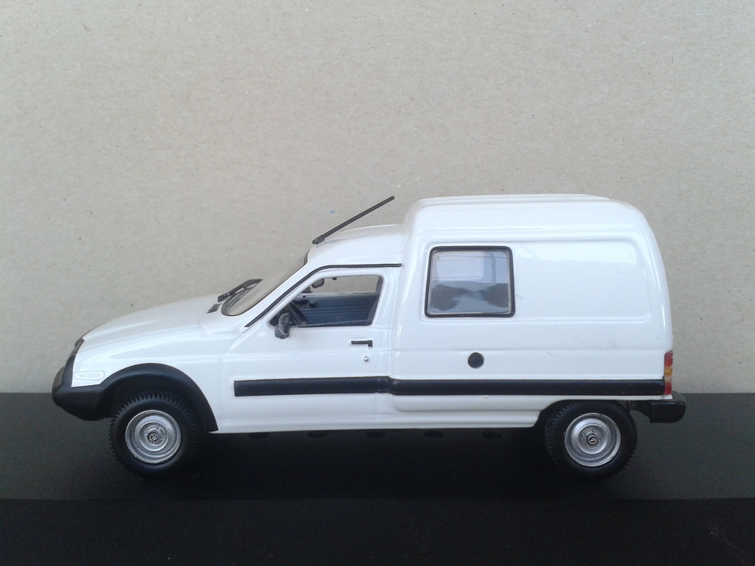 1995 Citroën C15 D First (Universal Hobbies-nº65 Passion Citroën) (8)