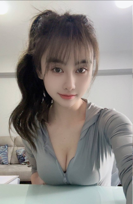 主動敢愛的大膽正妹
皮膚白皙粉紅咪咪幹起來很爽 歡騎在你身上搖 叫聲很嗲又淫蕩 狂野熱情

