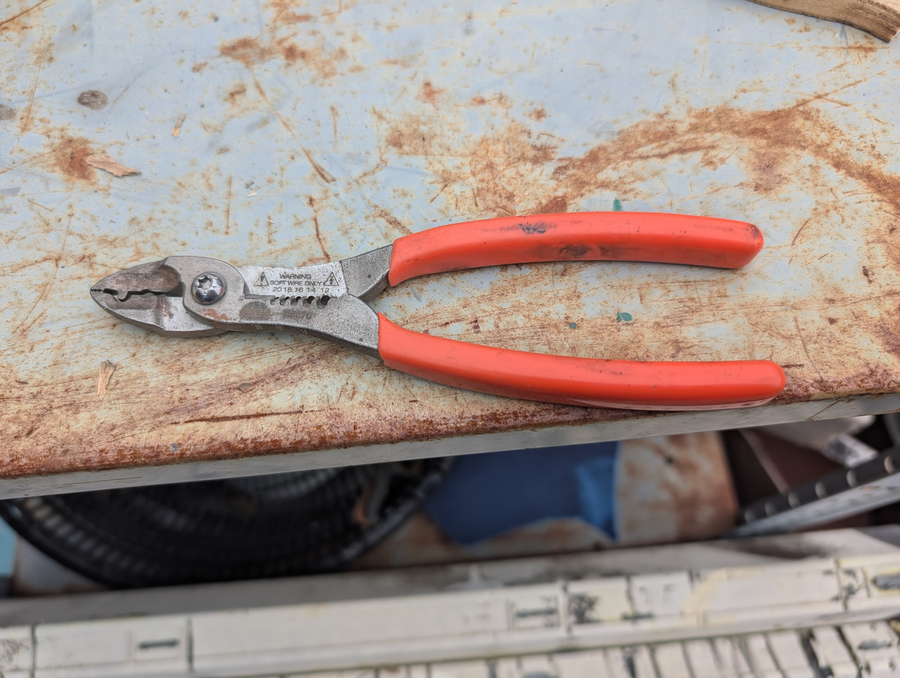 PXL 20251217 203638662