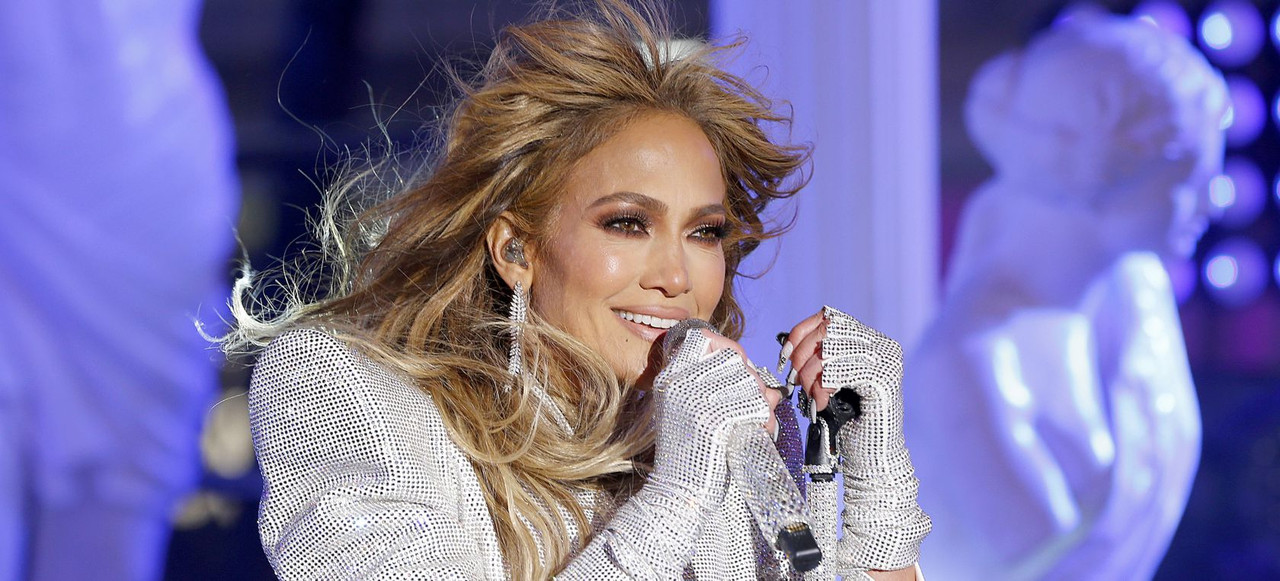 JLo presume sus curvas en diminuto body