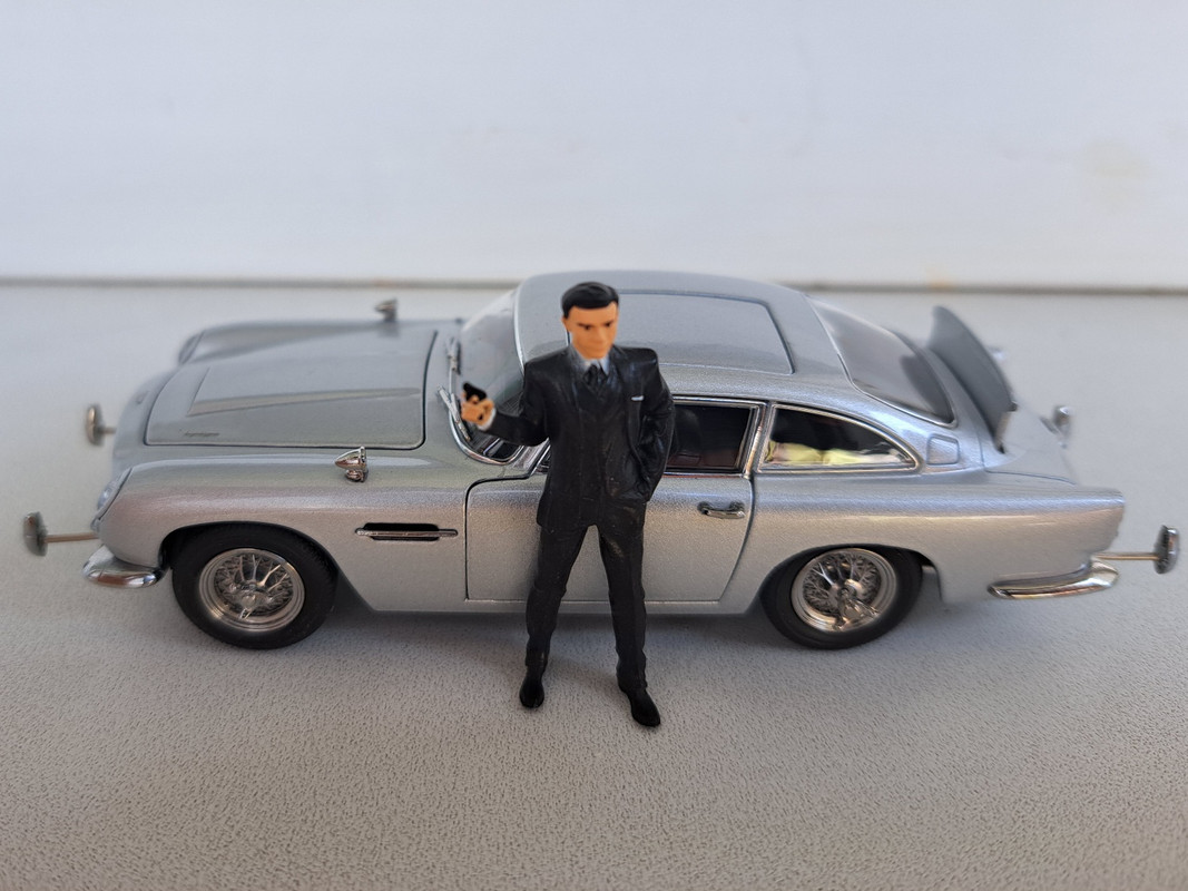 REVIEW: Aston Martin DB5 007 - Xiaoguang Model in 1:43 scale