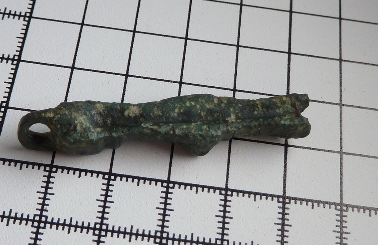 zoomorphic broach 004