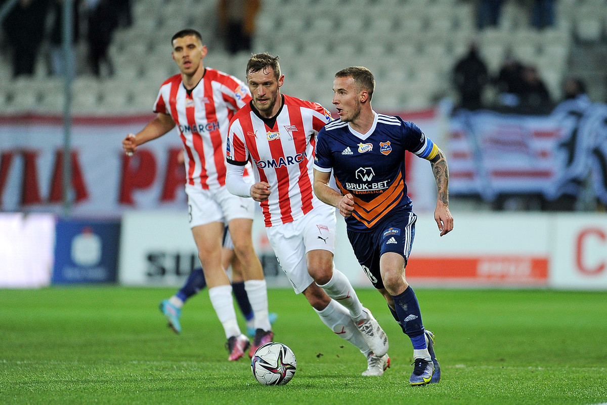 Cracovia vs Bruk Bet Termalica, 22h59 ngày 25/07