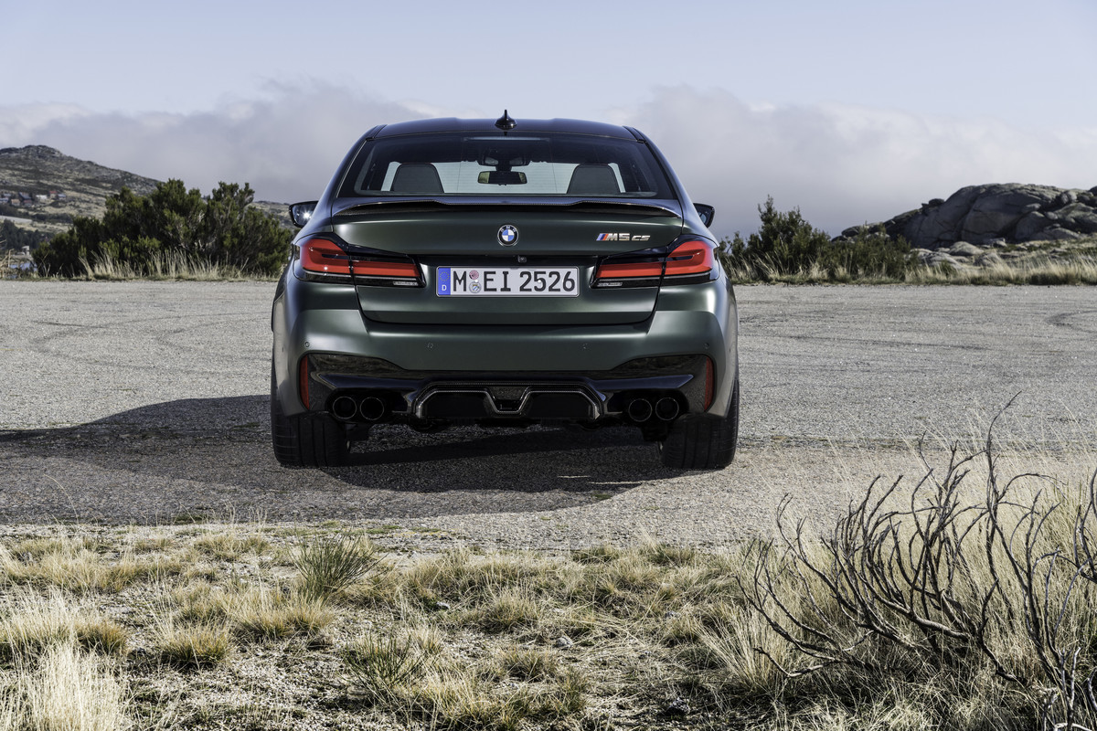 P90411286_highRes_the-new-bmw-m5-cs-01
