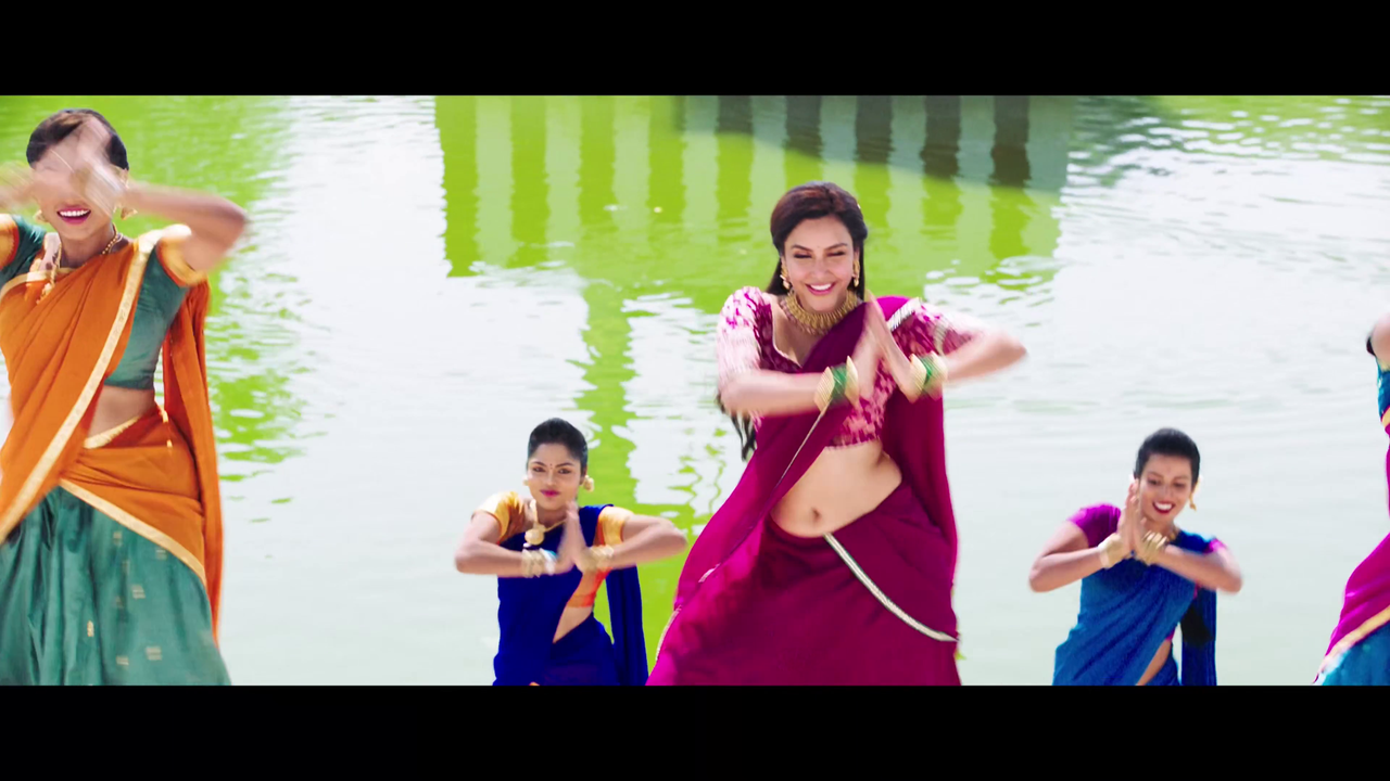 Priya Anand Deep Navel Show Seductive Saree Shakes Hottest