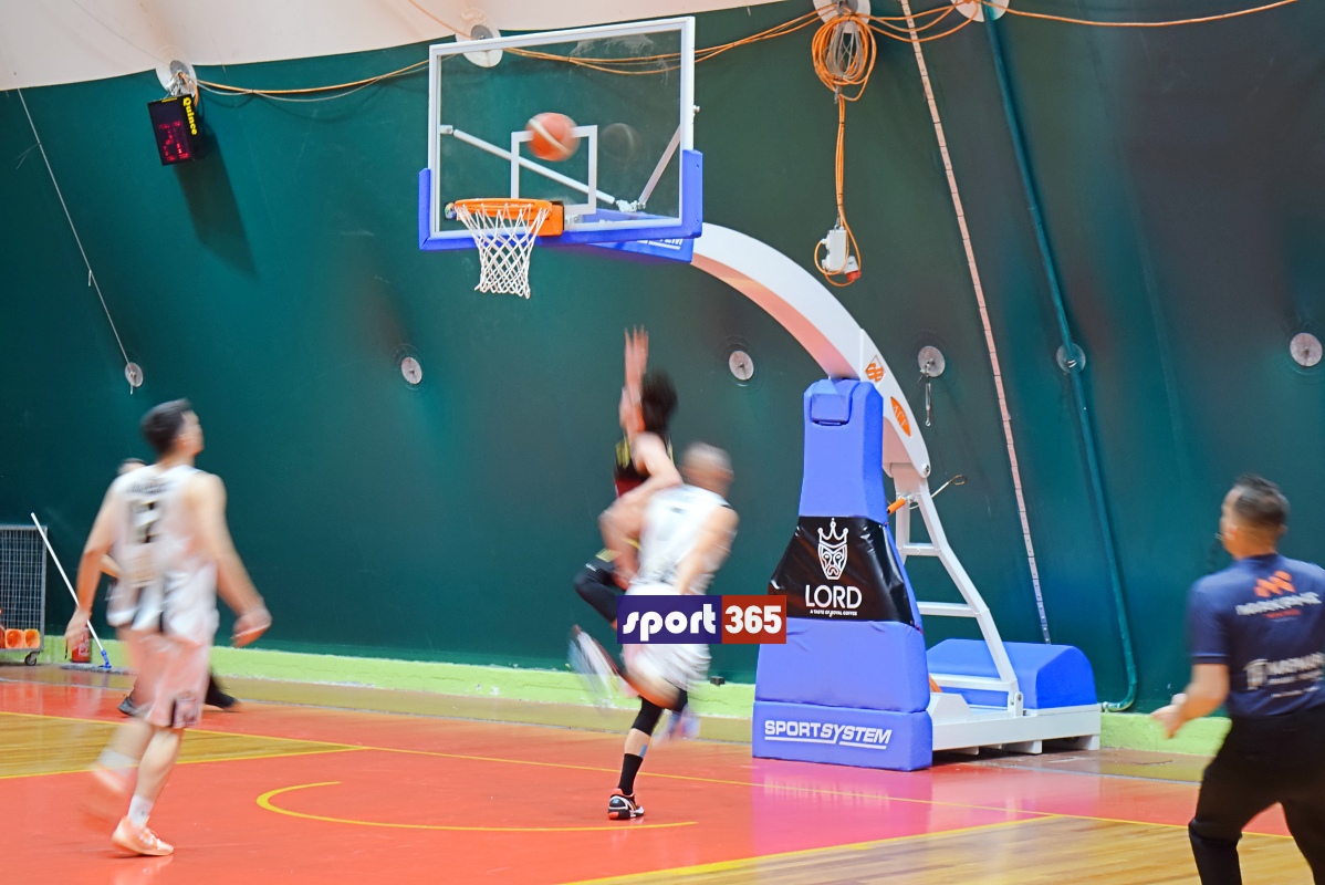 , &Omicron; &Delta;ί&omega;&nu; &Kappa;&upsilon;&pi;&alpha;&rho;&iota;&sigma;&sigma;ί&alpha;&sigmaf;&nbsp;64-60 &tau;&eta;&nu; &Kappa;&alpha;&lambda;&alpha;&mu;ά&tau;&alpha;&nbsp;B.C.&nbsp;&sigma;&tau;&eta;&nu; &Tau;έ&nu;&tau;&alpha;, &iota;&sigma;&omicron;&phi;ά&rho;&iota;&sigma;&epsilon; (1-1) &tau;&omicron;&upsilon;&sigmaf; &tau;&epsilon;&lambda;&iota;&kappa;&omicron;ύ&sigmaf; &tau;&eta;&sigmaf; &Alpha;1 &Epsilon;&Kappa;&Alpha;&Sigma;&Kappa;&Epsilon;&Nu;&Omicron;&Pi; (&phi;&omega;&tau;&omicron;&gamma;&rho;&alpha;&phi;&iota;&epsilon;&sigmaf; & &beta;ί&nu;&tau;&epsilon;&omicron;)