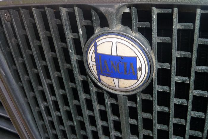 logo lancia 2000