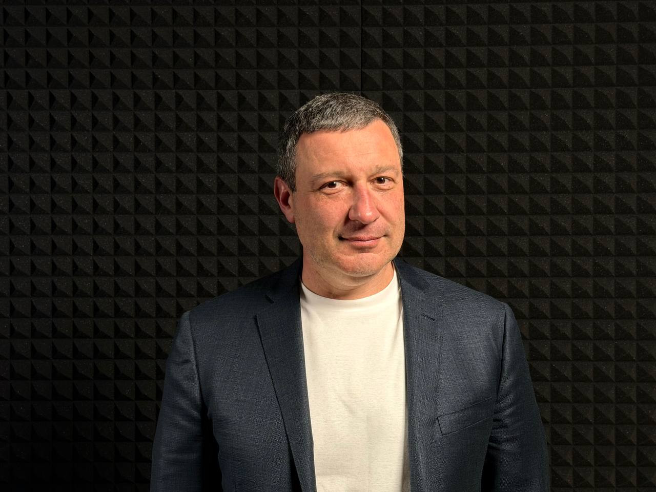 Не варто скуповувати лише долари: у чому українцям зберігати гроші