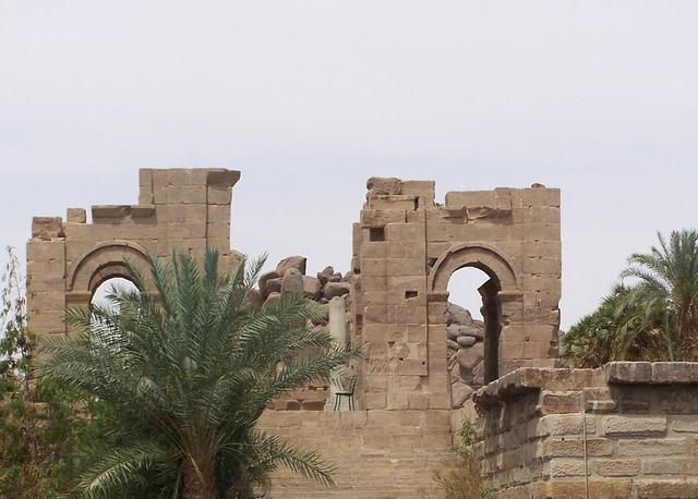Diocletian-Gate-of-Philae.jpg