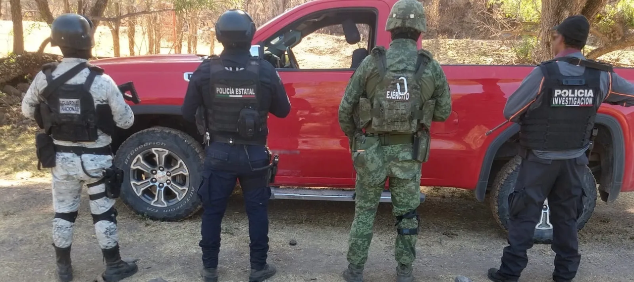 Golpe al narco en Zacatecas: Detienen a dos y aseguran vehículos con armas