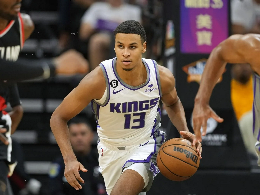 ¿Qué hizo Keegan Murray? Alero de los Kings impone récord de triples en NBA