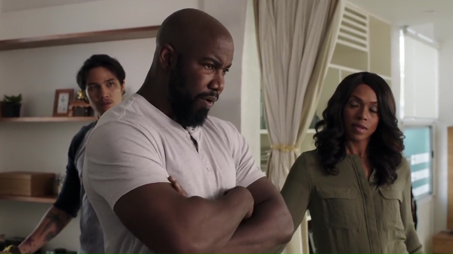 Never Back Down: No Surrender 2016 WebRip [Hindi + Tamil + English] 480p, 720p ESub Screenshot
