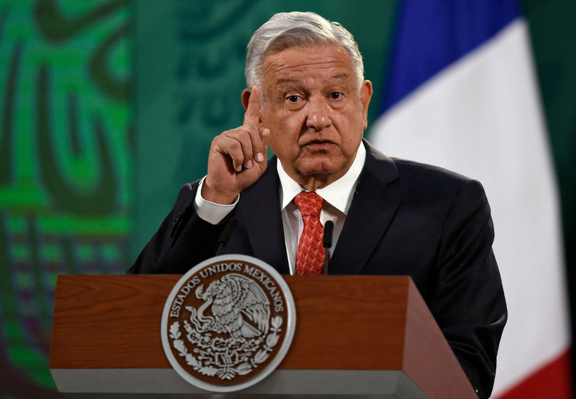 AMLO: hubo robo de antigüedades en Palacio Nacional