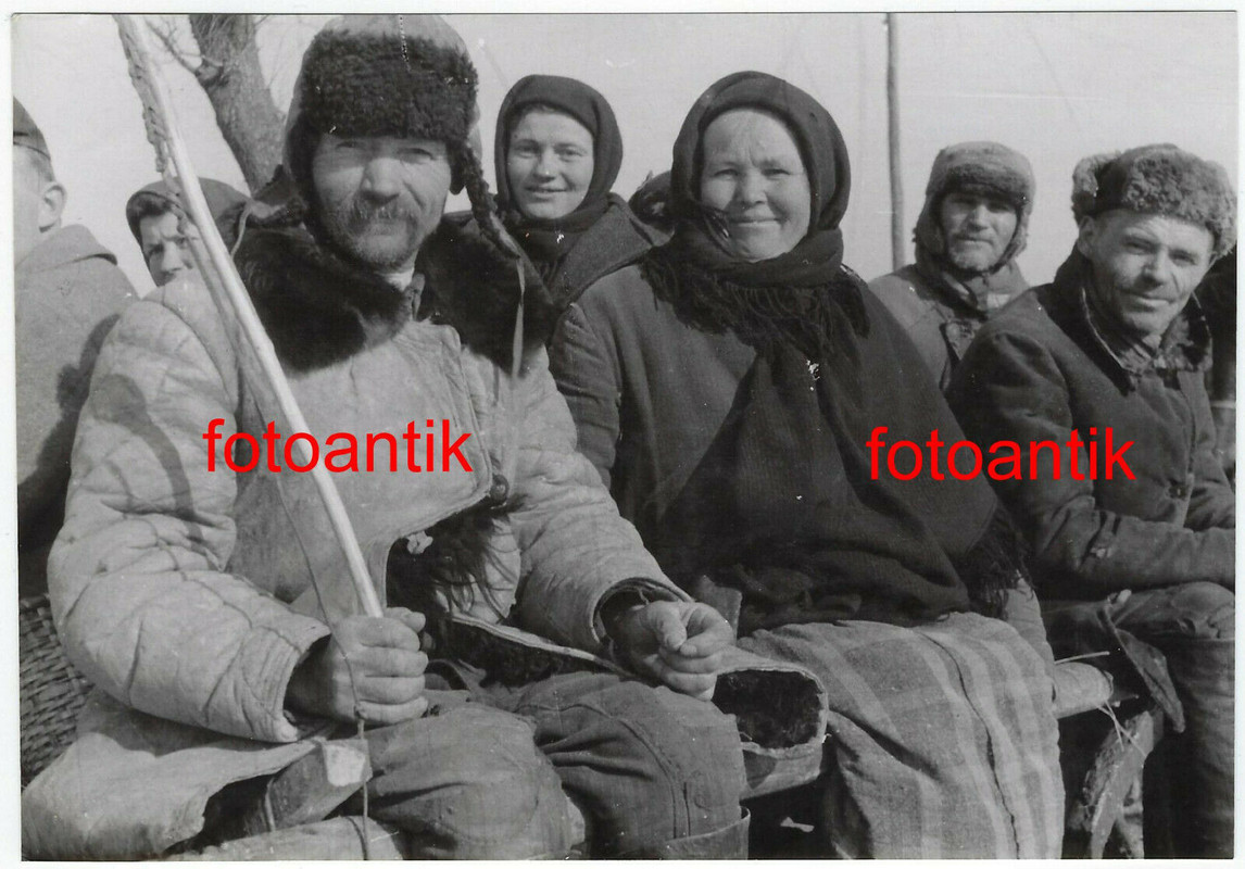 Foto 2WK Ostfront Ukraine russische Bauern Man Frau Bevölkerung Super Aufnahme