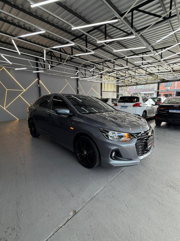 Chevrolet Onix Plus - Foto principal