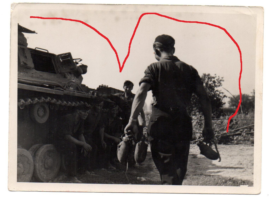 2 WK Foto Panzer III Panzer Männer nach dem Gefe