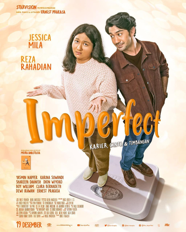 Still from the movie: Imperfect - Karier, Cinta, &amp; Timbangan