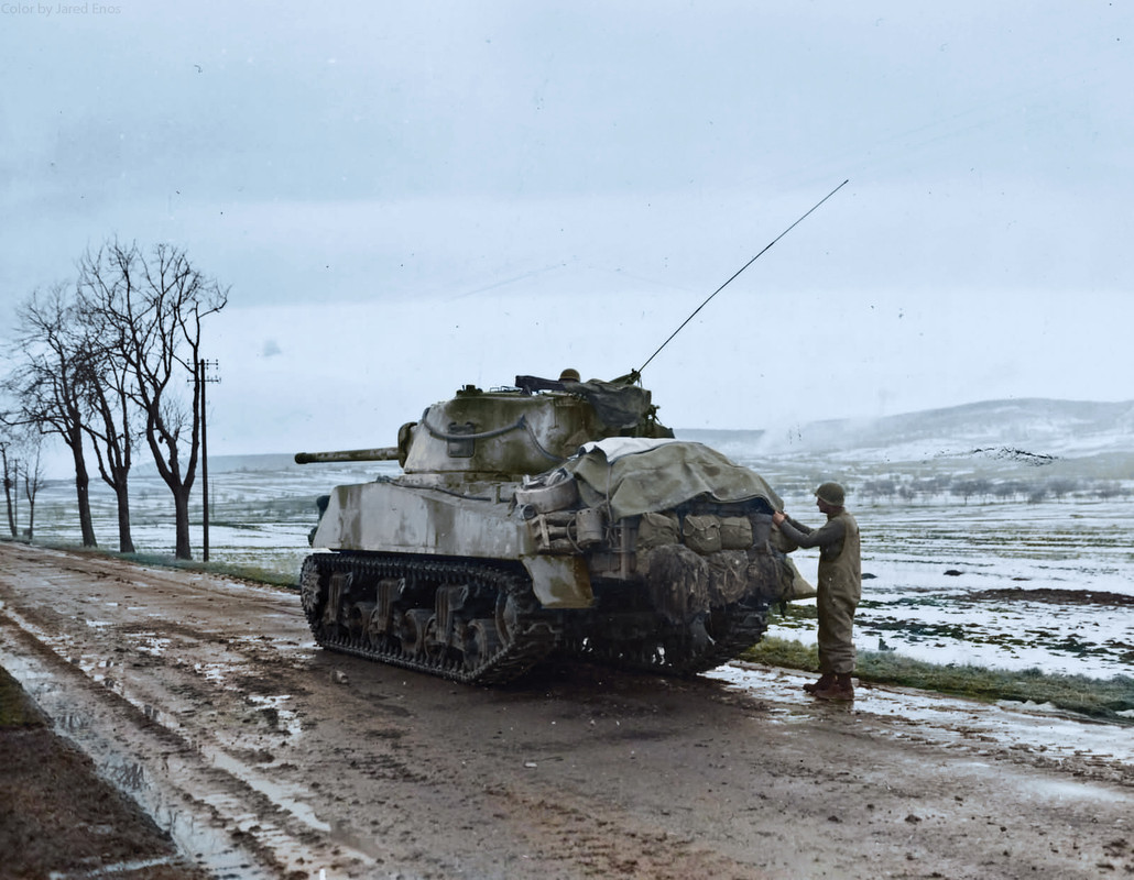 U.S. Medium Tank M4A2 (76) W 'Sherman' 12th Armo