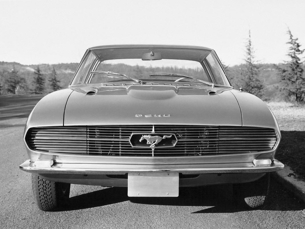 1965_Bertone_Ford_Mustang_06