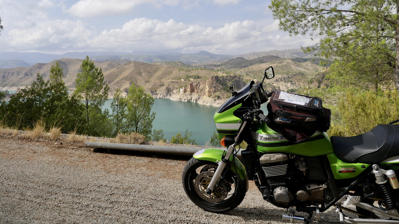 59928D04-8B59-4BE6-B671-687116F661D7