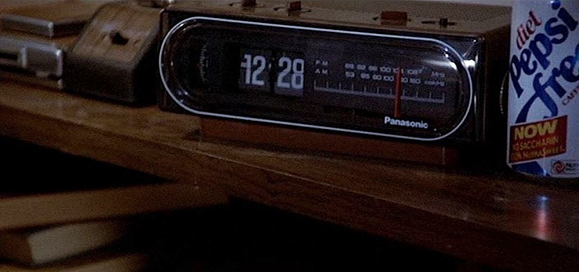 GROUNDHOG-DAY-BACK-TO-FUTURE-2-FOTOR.jpg