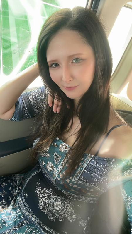 今日の目標は5万！！小さい幸せを見つけて歩く大人達平和やぁいや…葉っぱなにがしたかったん笑私は案外浮