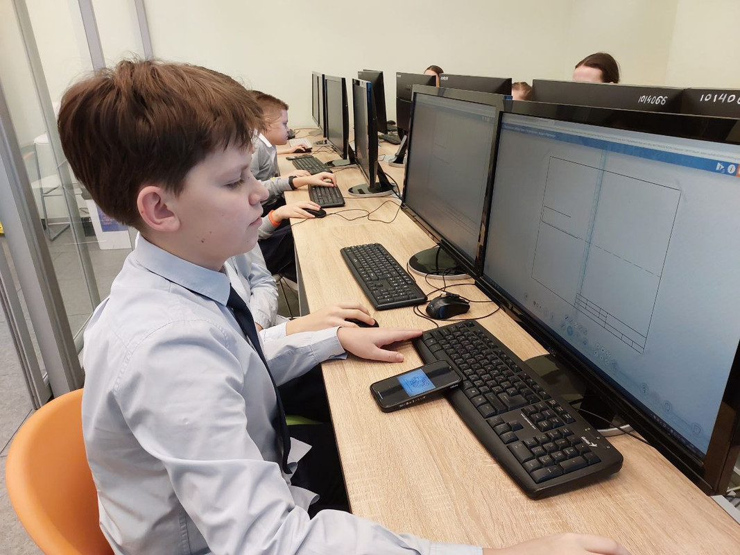 photo-5348265153436707859-y