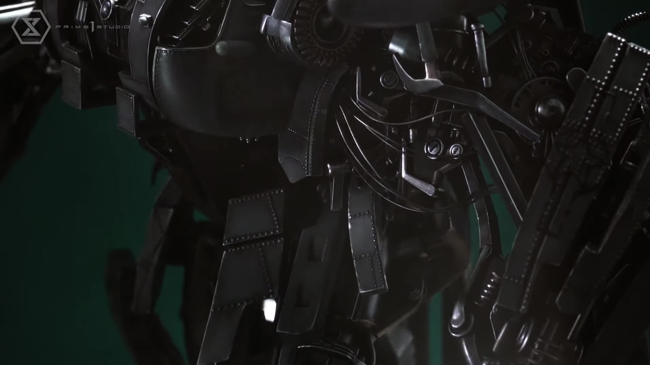 Prime-1-Studio-Transformers-2007-Blackout-10