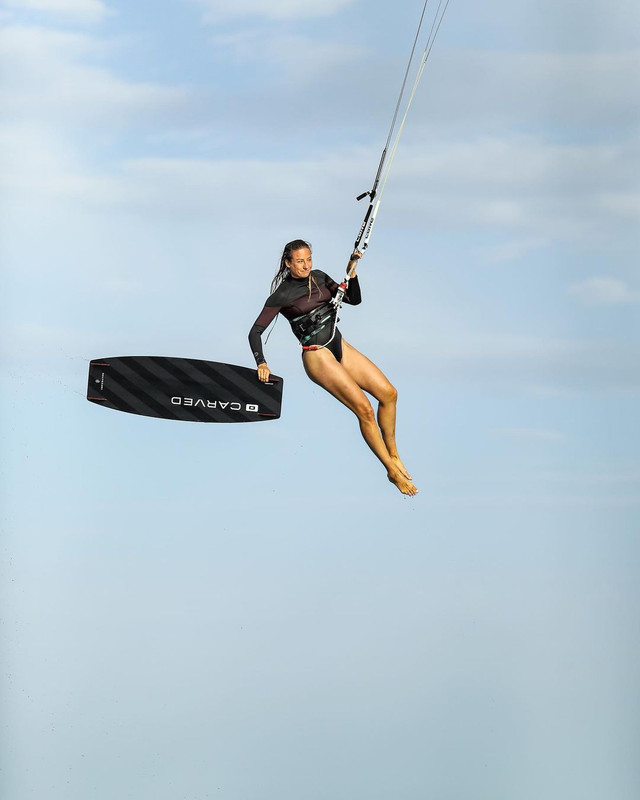 SURFING324ASS IS UP IN THE AIR@zarahoogenraad