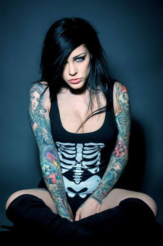 chelsey mac and chelsey mac johnson in answer #2027775