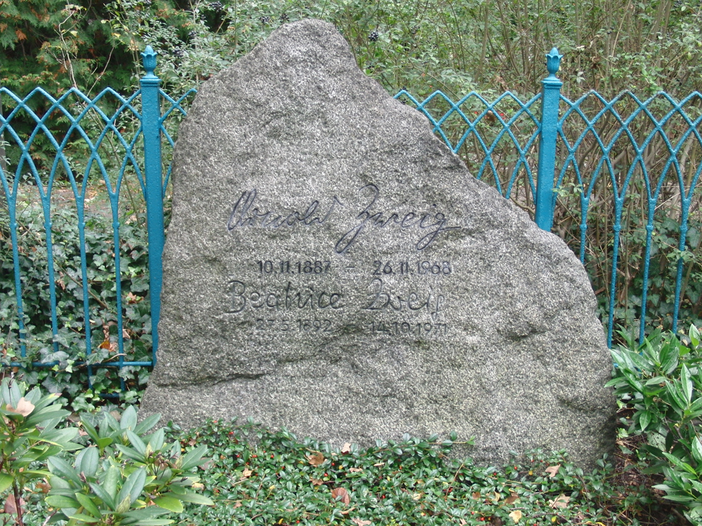 Grabstein-Arnold-Beatrice-Zweig