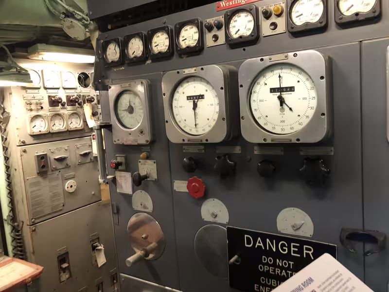 94-maneuvering-room-11.avif