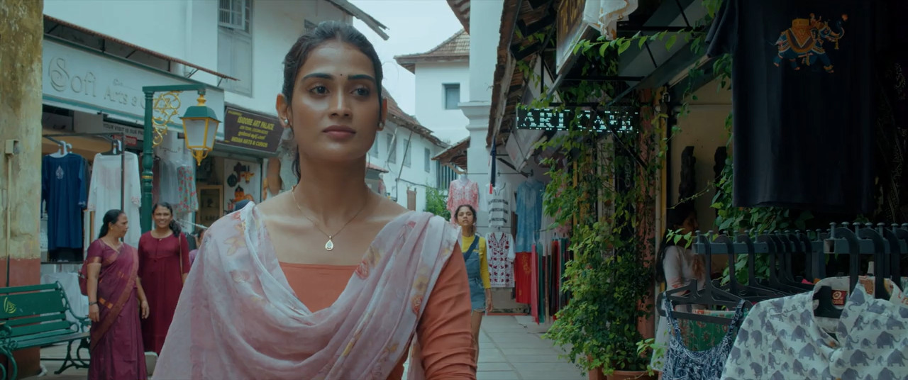Yellow 2025 WebRip [Tamil] 480p 720p ESub Screenshot