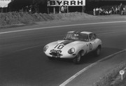 24 HEURES DU MANS YEAR BY YEAR PART ONE 1923-1969 - Page 55 62lm10-Jag-E-Briggs-Cunningham-Roy-Salvadori-13