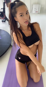 Jennny-Santorini-(3)
