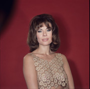 anne-heywood-b14