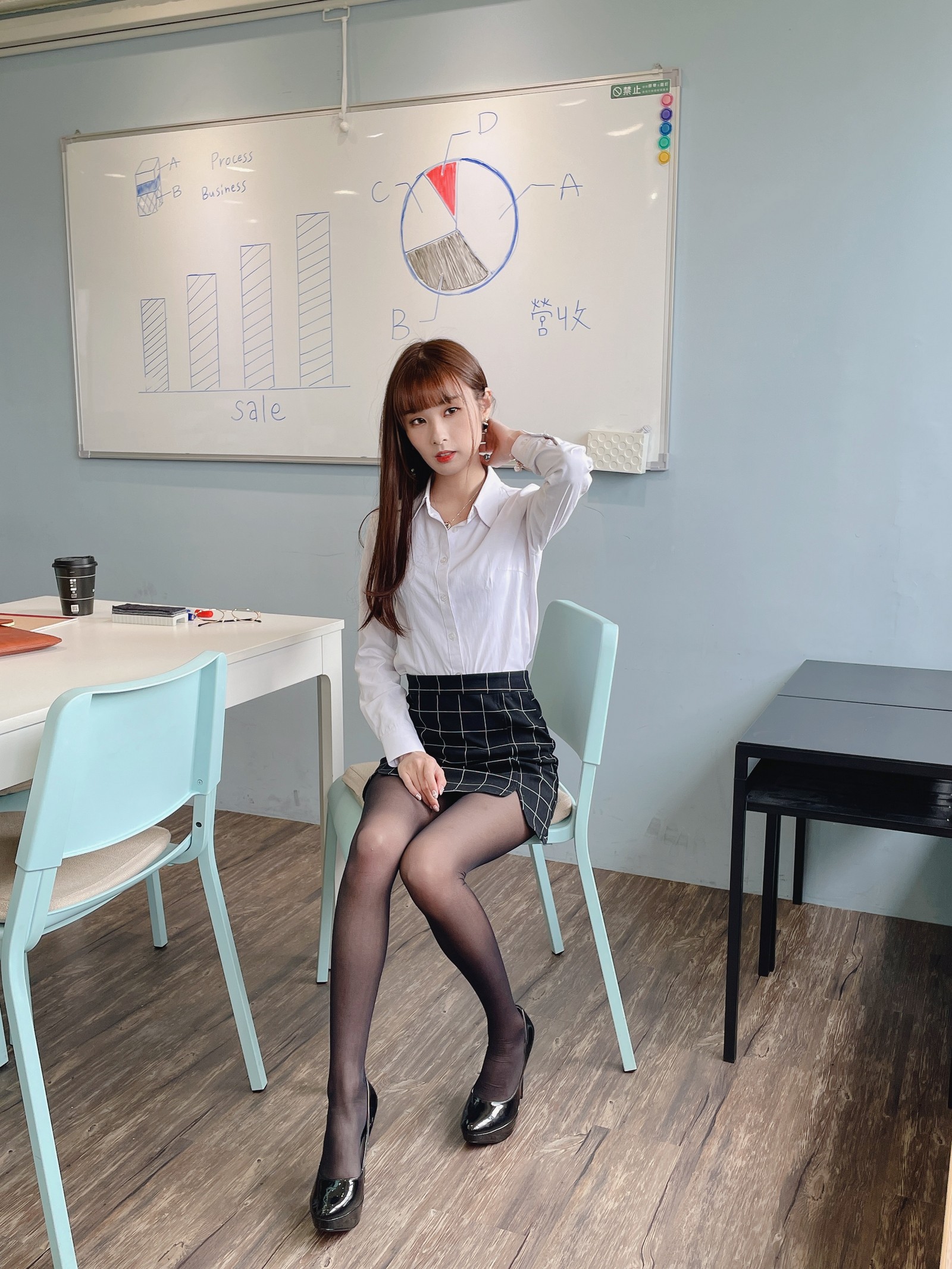 泥泥汝 OL 女郎 B 主题 写真＋视频合集｜高人气职业风作品（350P｜12V｜840MB）插图8