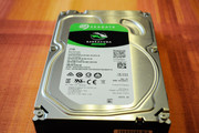 P: 2x interný HDD - 1x 2TB Seagate ,1x 500GB