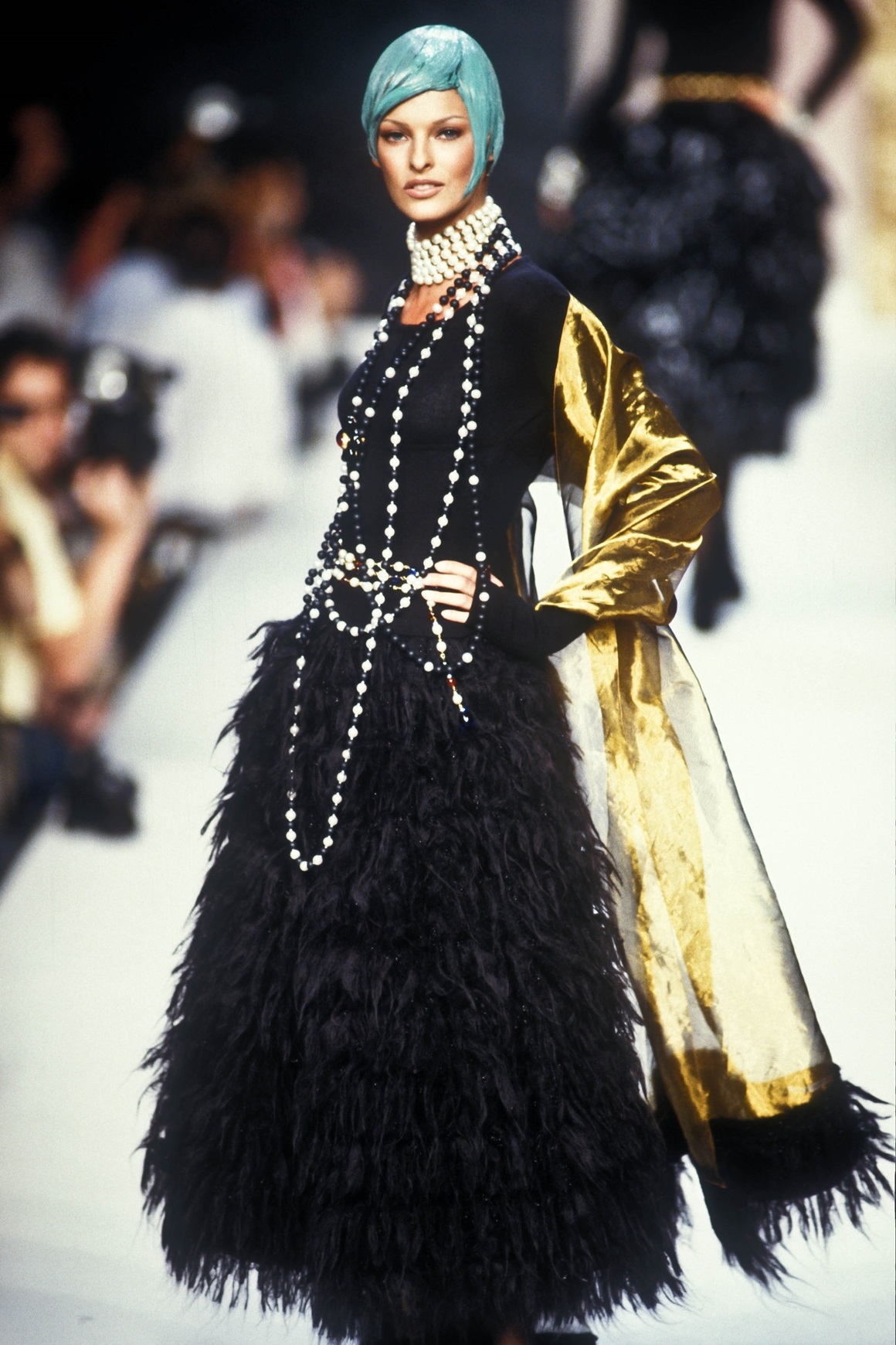 Fashion Classic: CHANEL Haute Couture Fall/Winter 1992 | Page 2 ...