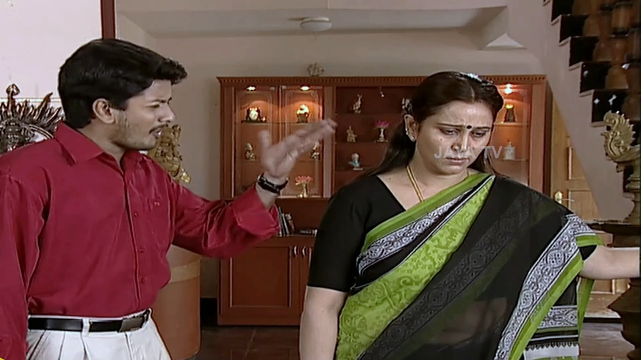 young beautiful Geetha  Sexy navel through transaparent black saree.mkv_snapshot_00.30.442