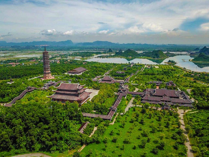 attractions Ninh Binh, Vietnam, Halong Bay on land, Bai Dinh, Van Long, Tam Coc, Bich Dong, Thung Nham