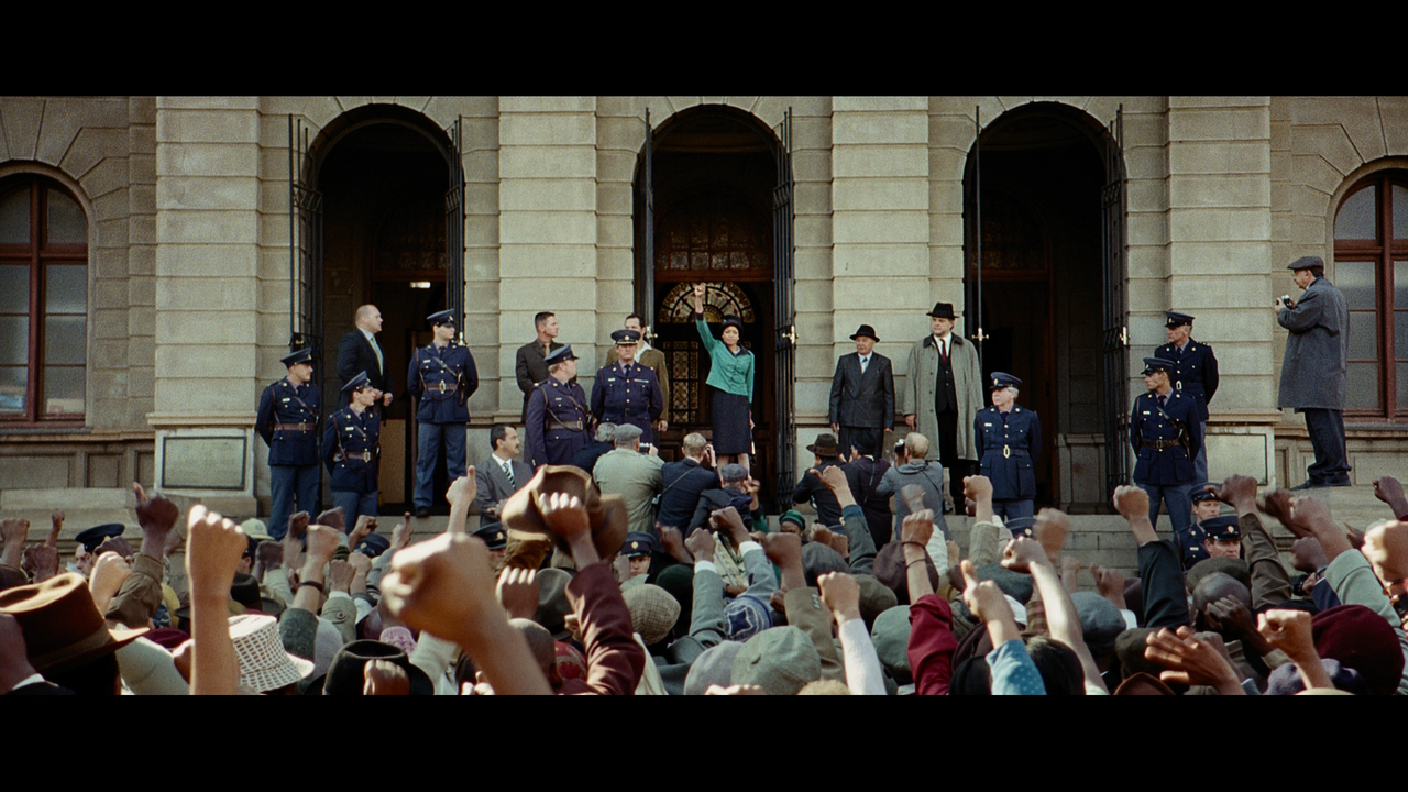 mpv shot Mandela Long Walk to Freedom 2013 FRA TRANSFER 1080p BDREMUX AVC Нечипорук 00 52 31 0008