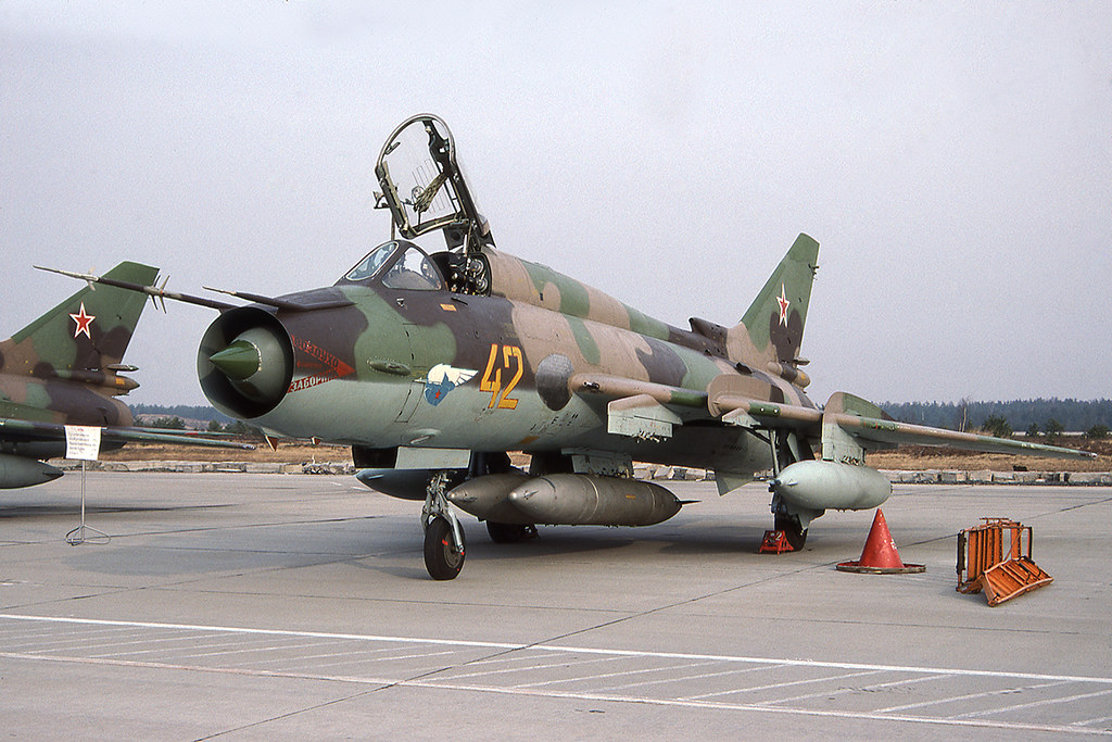 20 GvAPIB Su-17M4 42 yellow_16305_Gross Doln