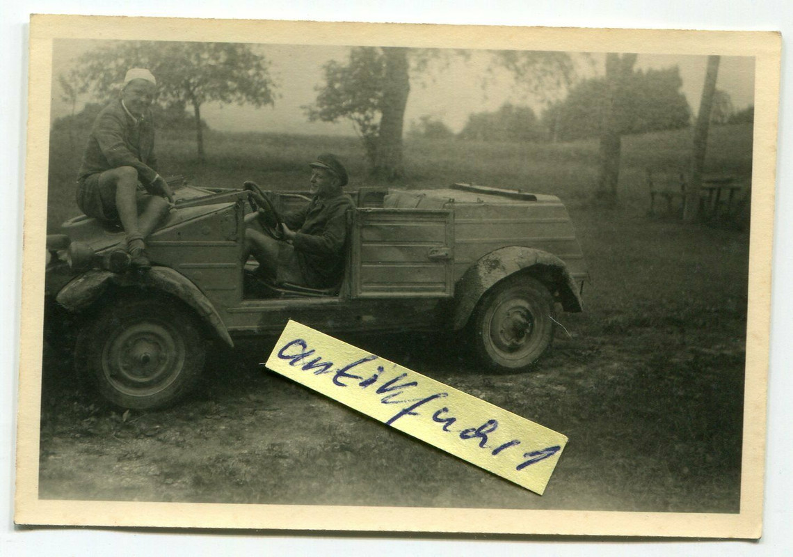 stark verbeulter VW-Kübelwagen