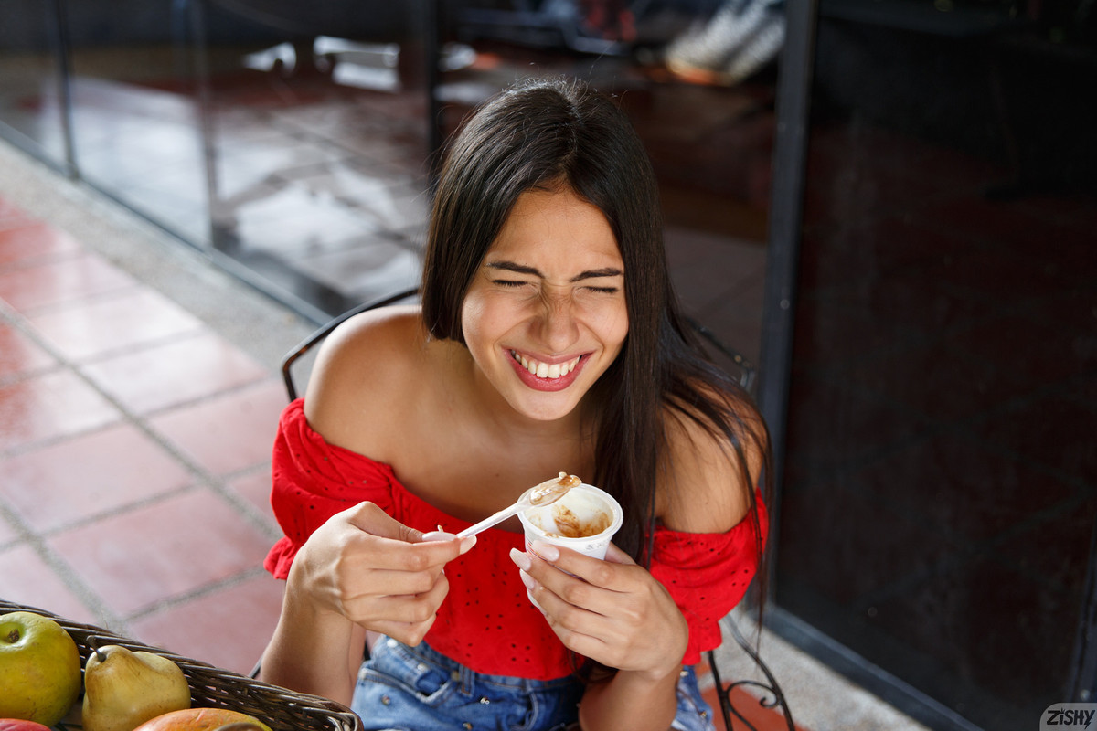 full_005_0858470022105346