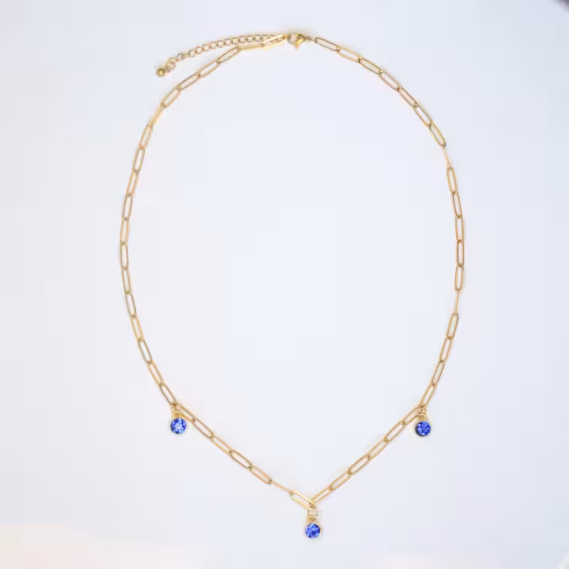 collier doré, pendentifs bleu roi